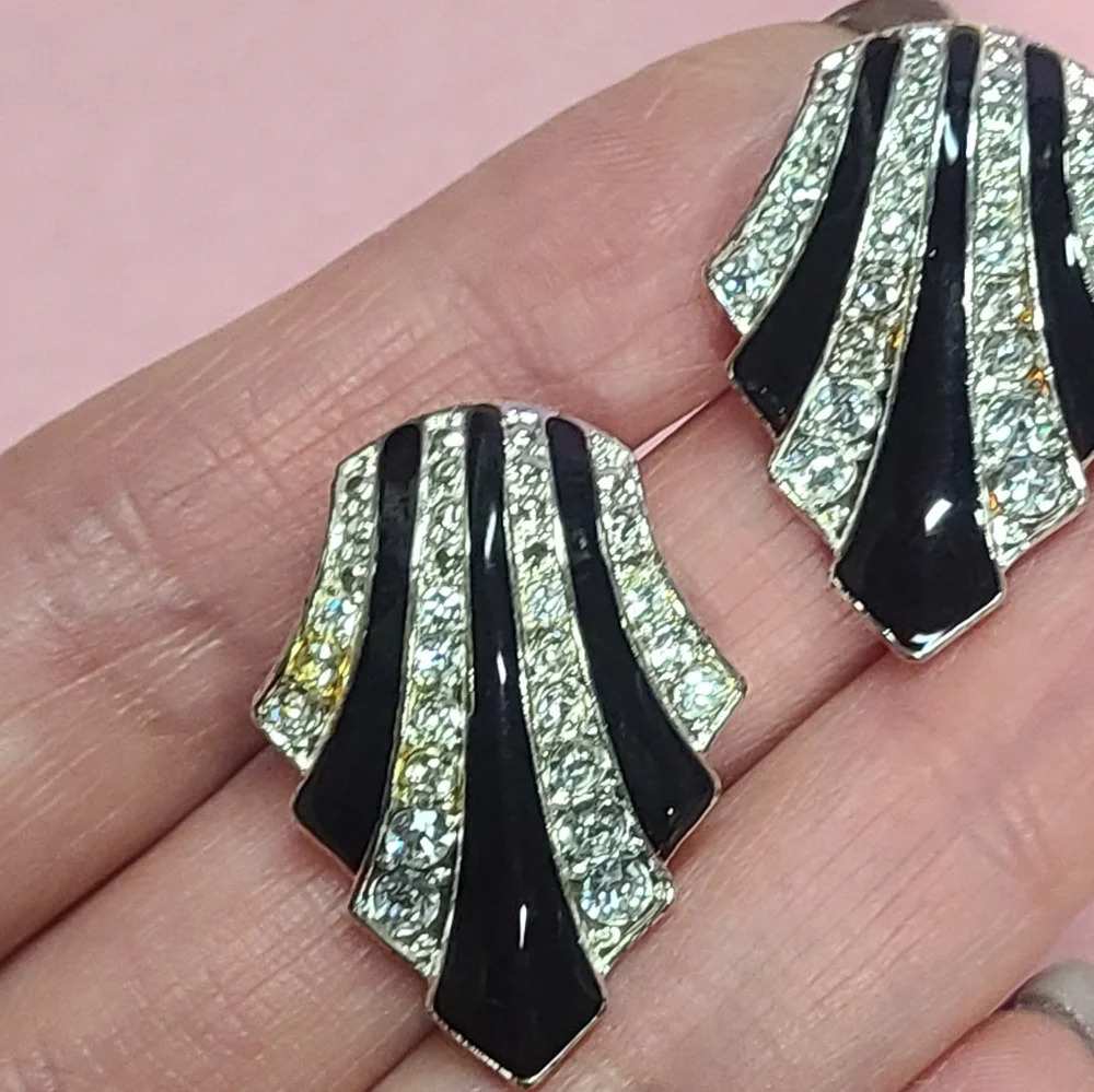 Avon vintage silver tone rhinestones enamel earrings - Picture 5 of 17